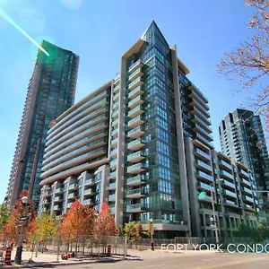 Lakefront Living Downtown - Free Parking, Gym, Indoor Pool Toronto