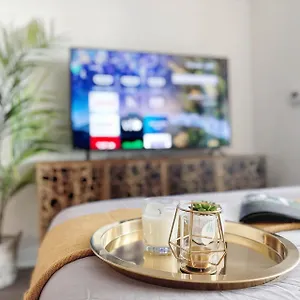Deluxe In Downtown With Amazing View Toronto