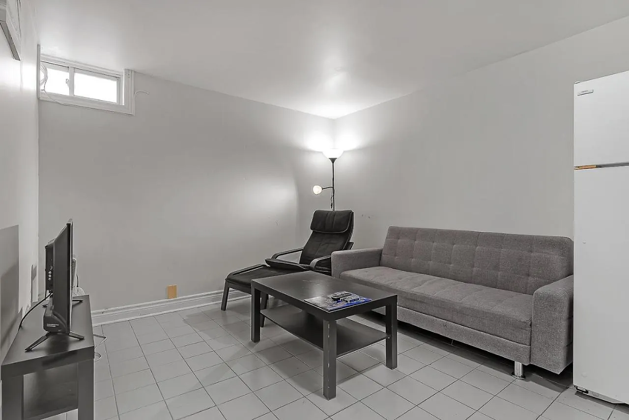 Very Cozy & Comfortable In Downtown Toronto Great Value! Apartment 0*,
